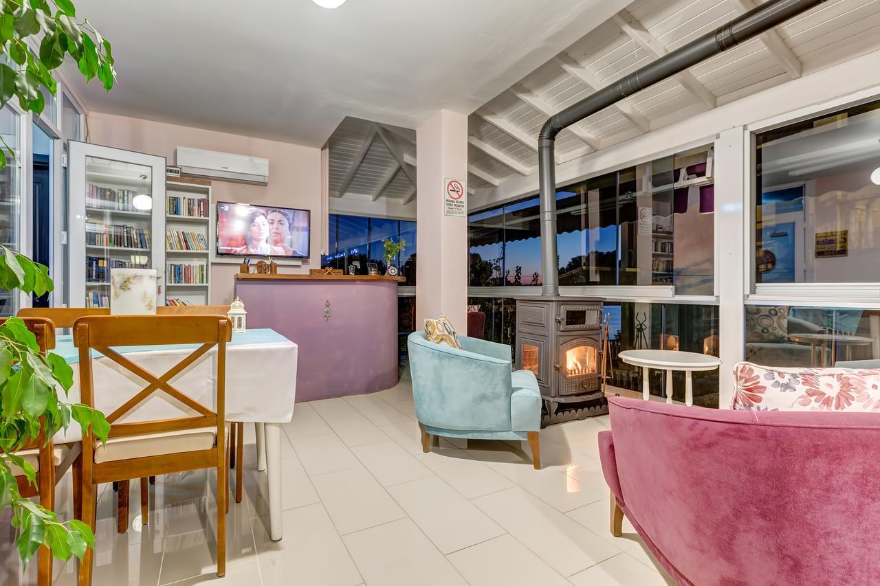 Nefes Hotel Ayvalik Exterior photo